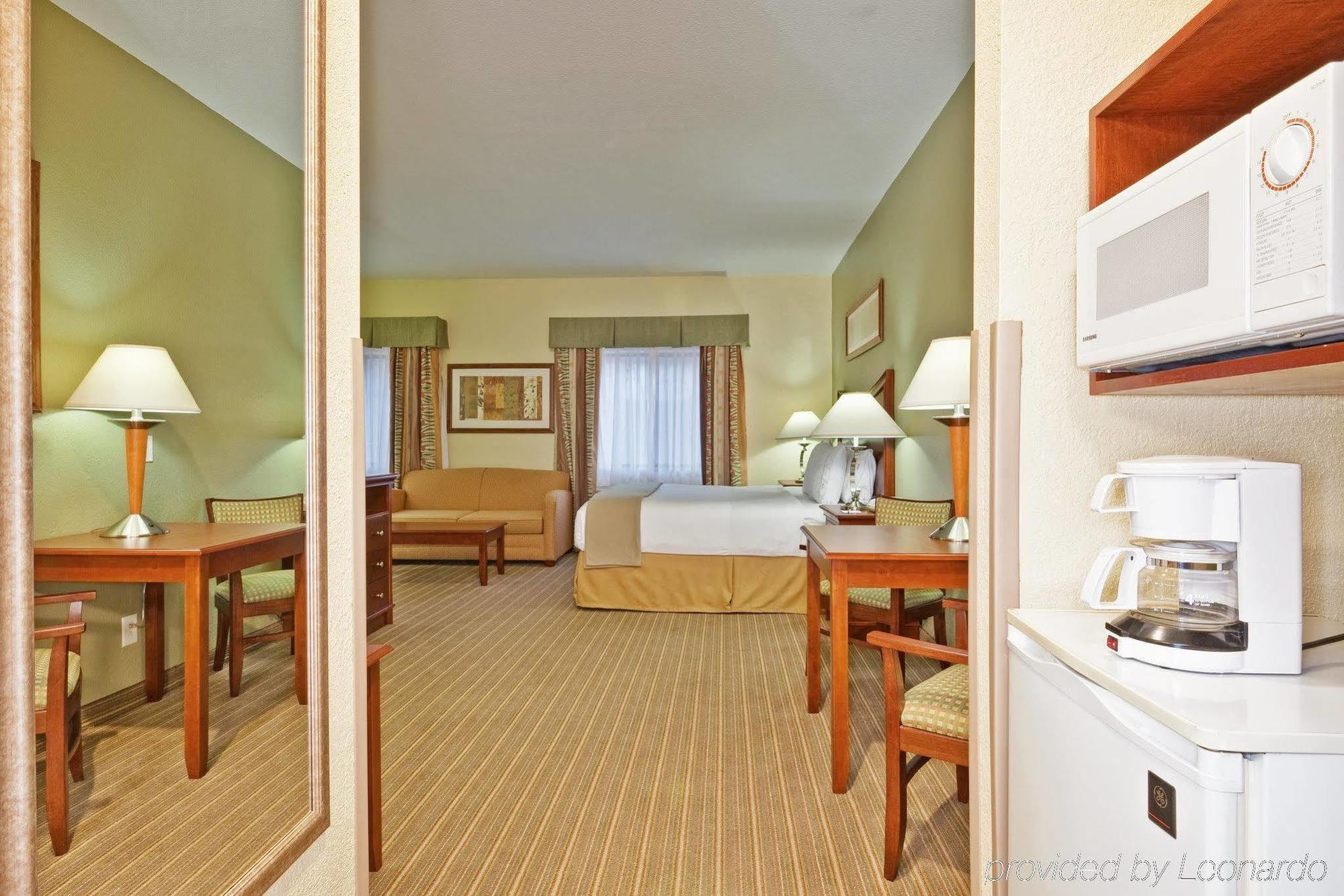 Holiday Inn Express Winfield - Teays Valley Hurricane Стая снимка