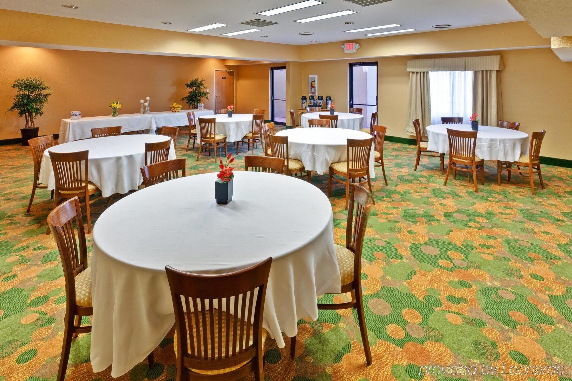 Holiday Inn Express Winfield - Teays Valley Hurricane Ресторант снимка